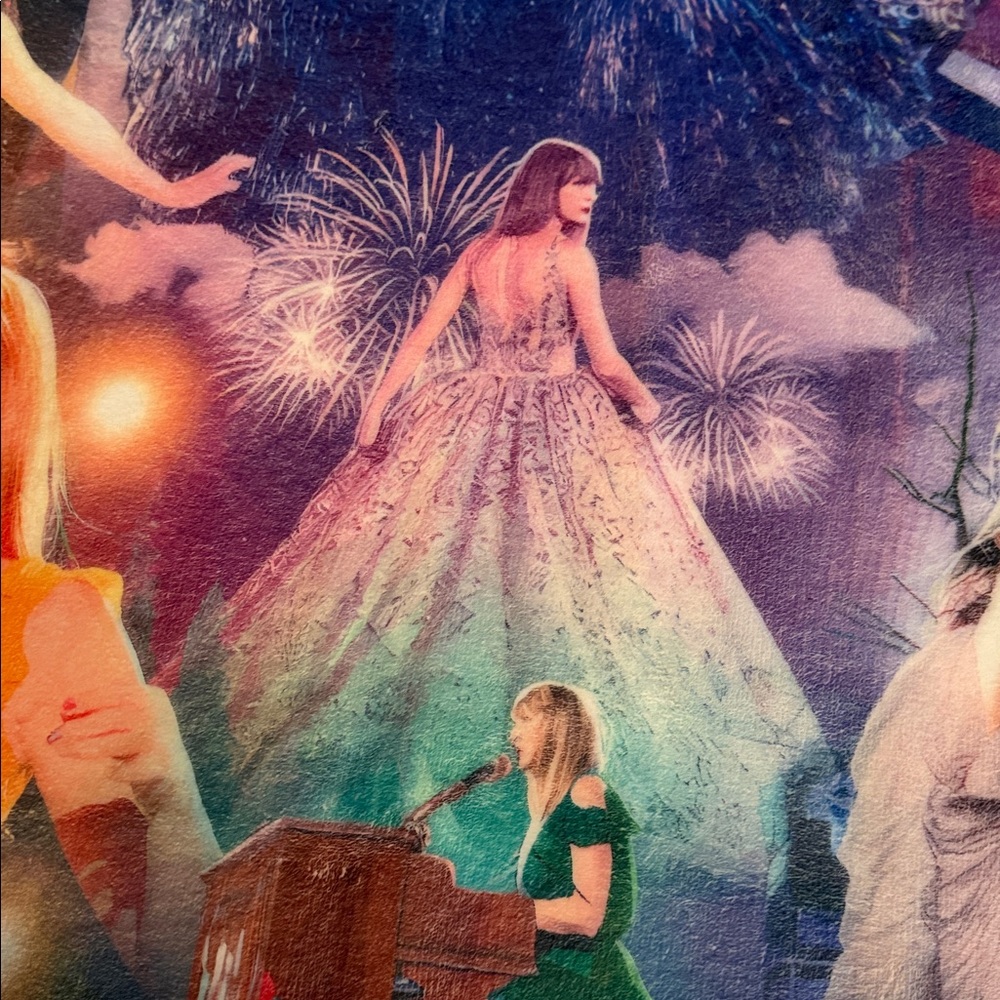 Taylor Swift- The Eras Tour Blanket-EUC